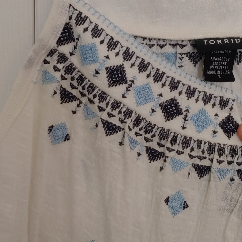 torrid White Sleeveless Embroidered Tank with Light Blue Accents - Picture 3 of 4